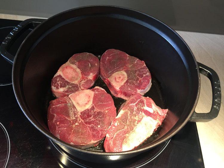 Saisir la viande - Osso Bucco Veau