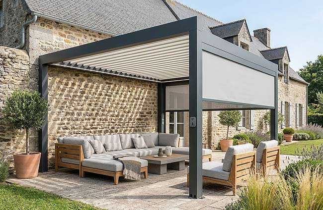 Pergola adossée avec équipements